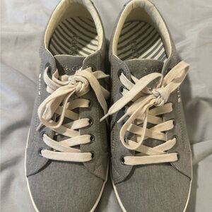Taos Gray Canvas Star Fashion Sneaker- Size 10W